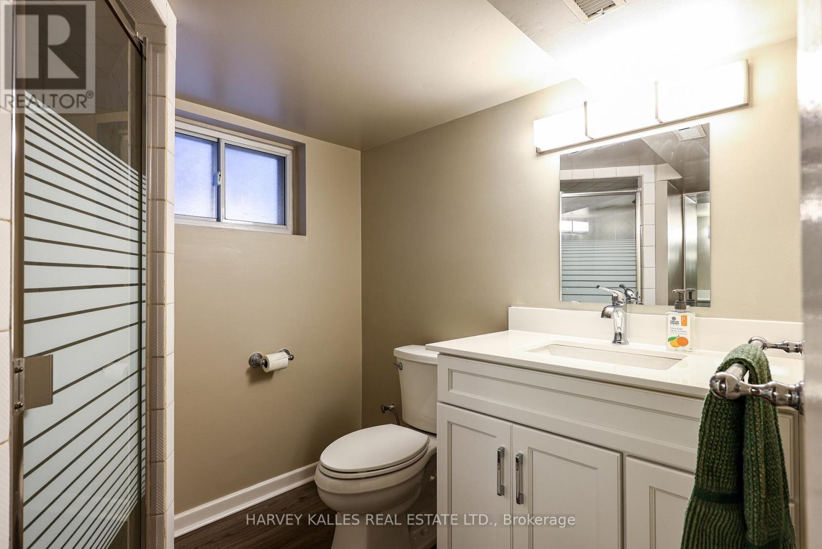 638 Milverton Boulevard, Toronto, Ontario  M4C 1X7 - Photo 13 - E13511814