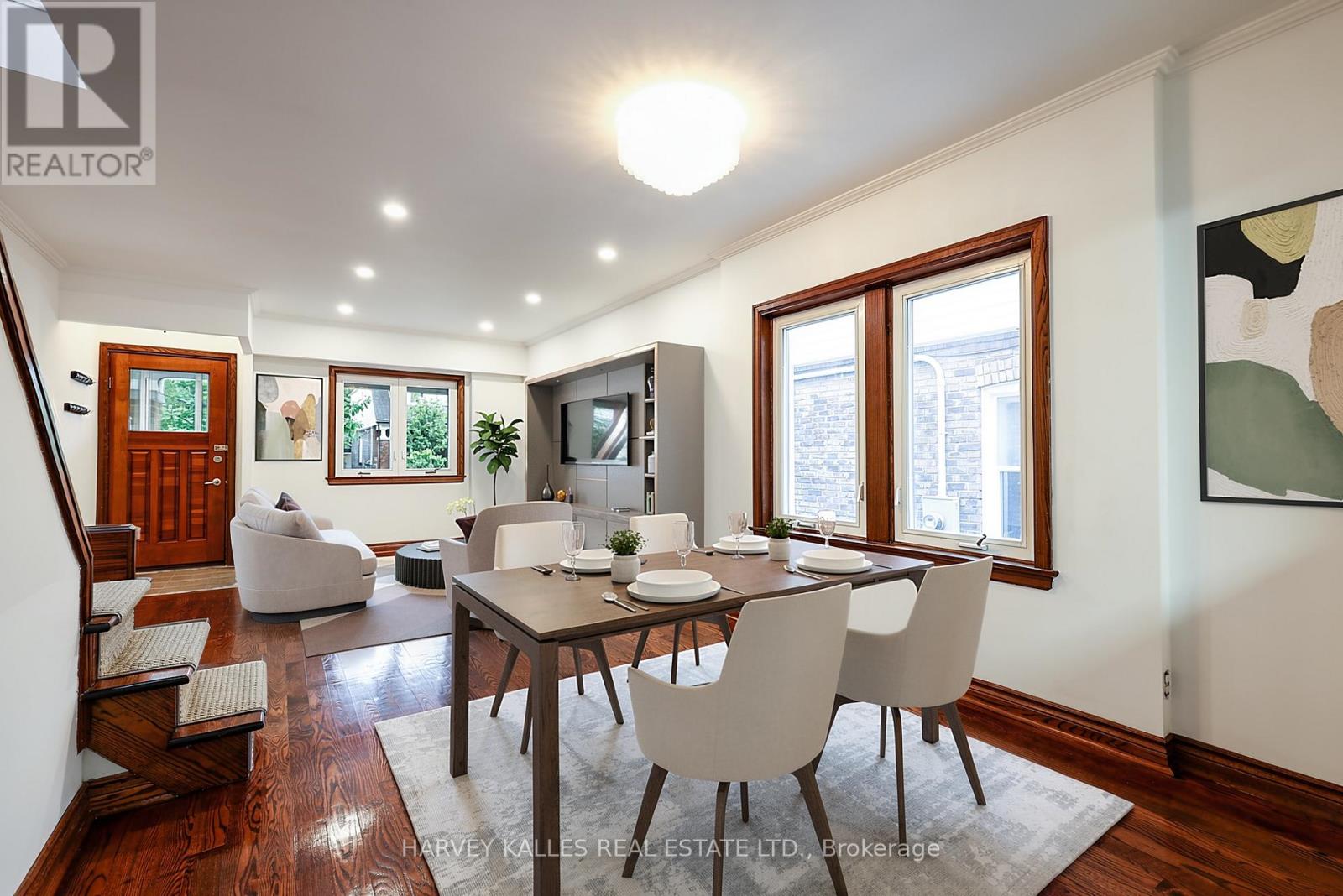 638 Milverton Boulevard, Toronto, Ontario  M4C 1X7 - Photo 2 - E13511814