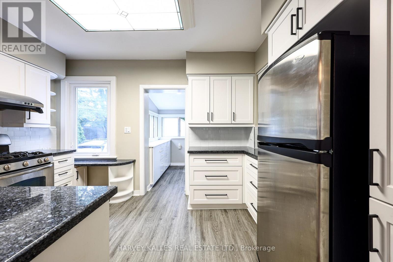 638 Milverton Boulevard, Toronto, Ontario  M4C 1X7 - Photo 3 - E13511814
