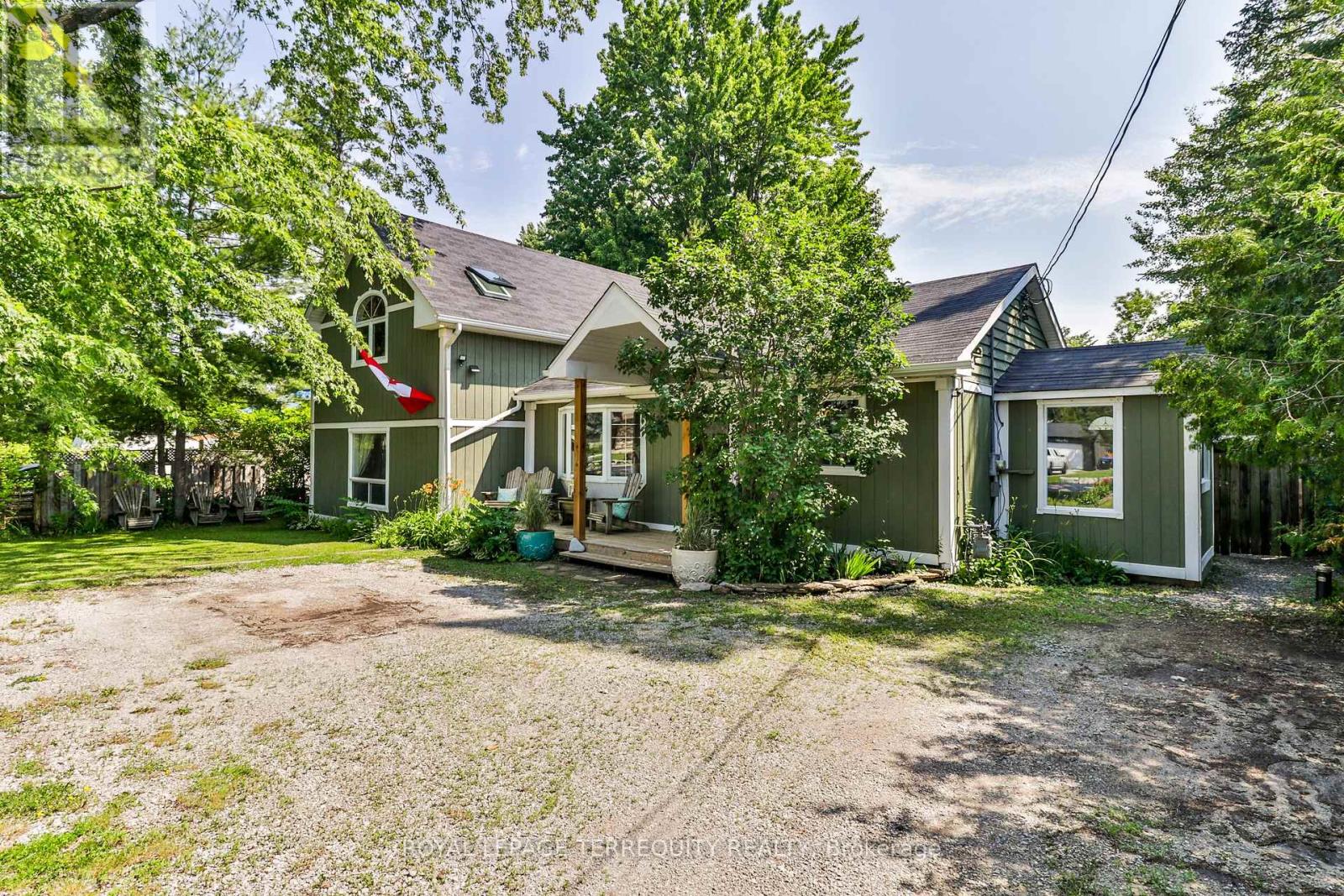 939 Corner Avenue, Innisfil, Ontario  L0L 1W0 - Photo 2 - N13511928