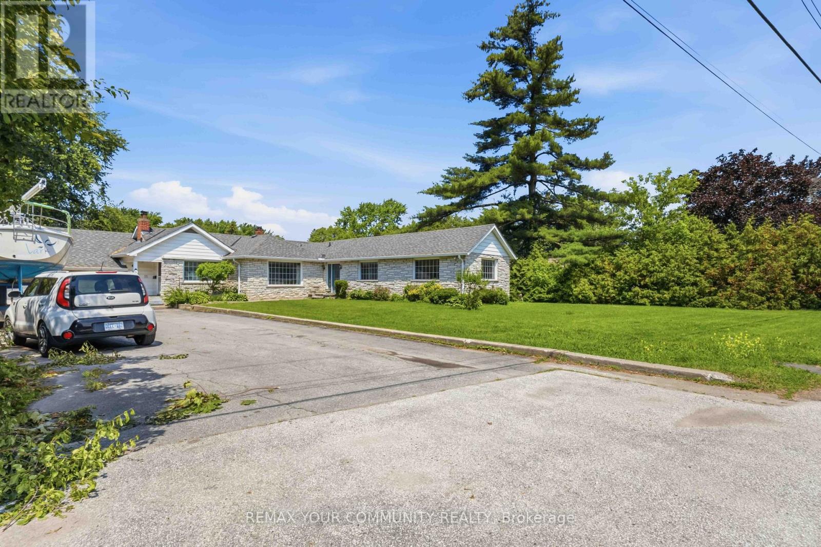 314 THE QUEENSWAY S, Georgina, Ontario