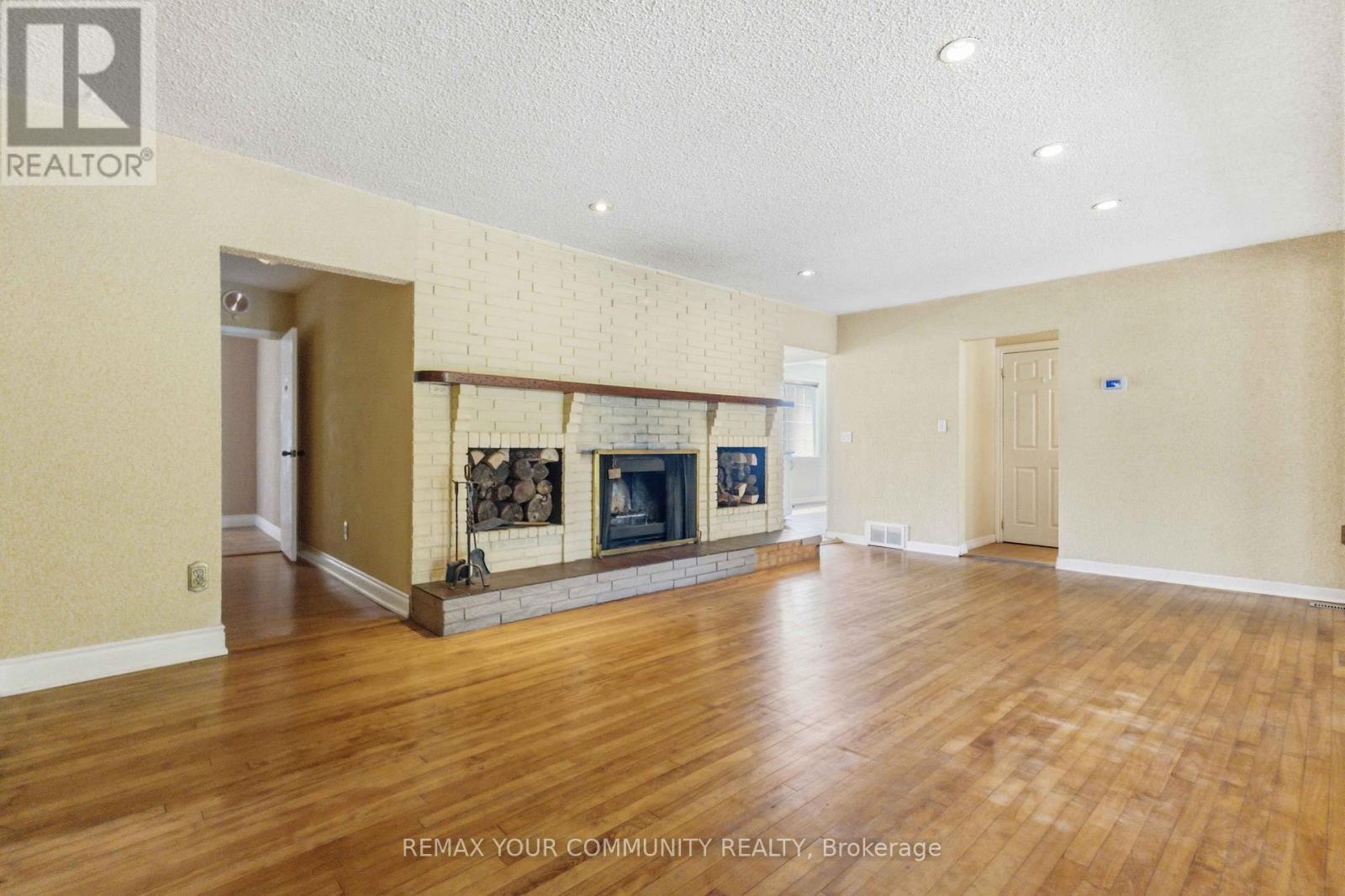 314 The Queensway S, Georgina, Ontario L4P 2B7 - Photo 14 - N13512060