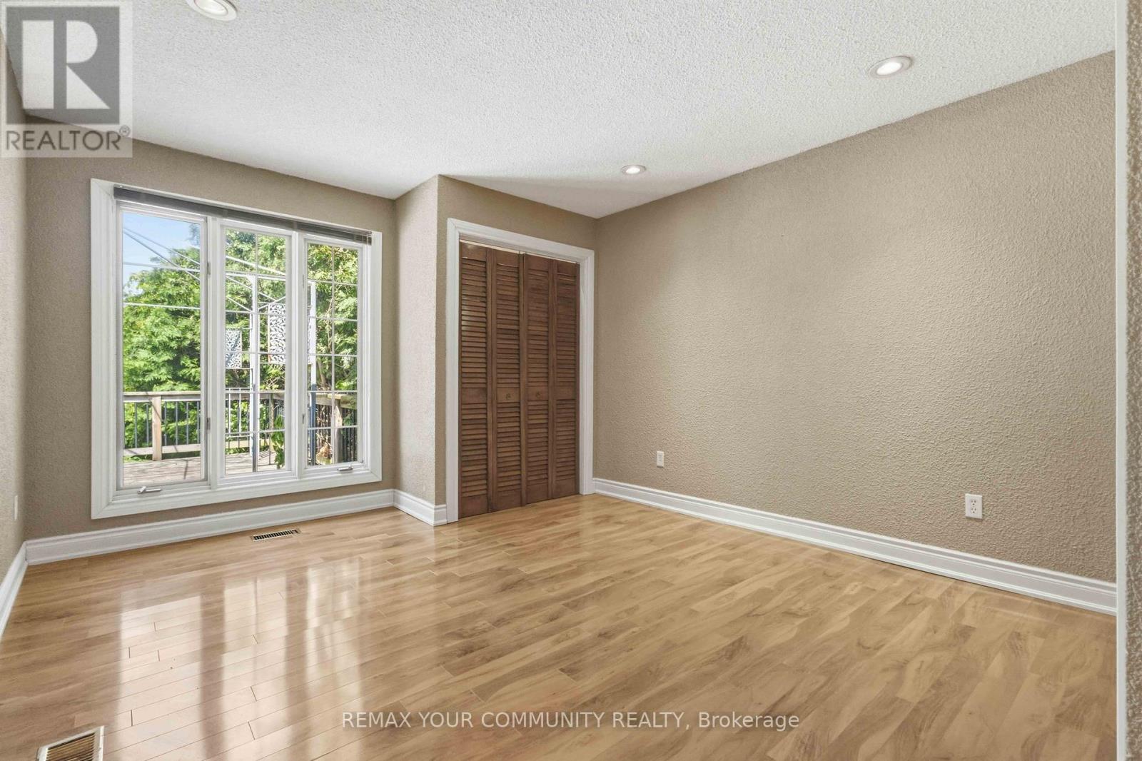 314 The Queensway S, Georgina, Ontario L4P 2B7 - Photo 18 - N13512060