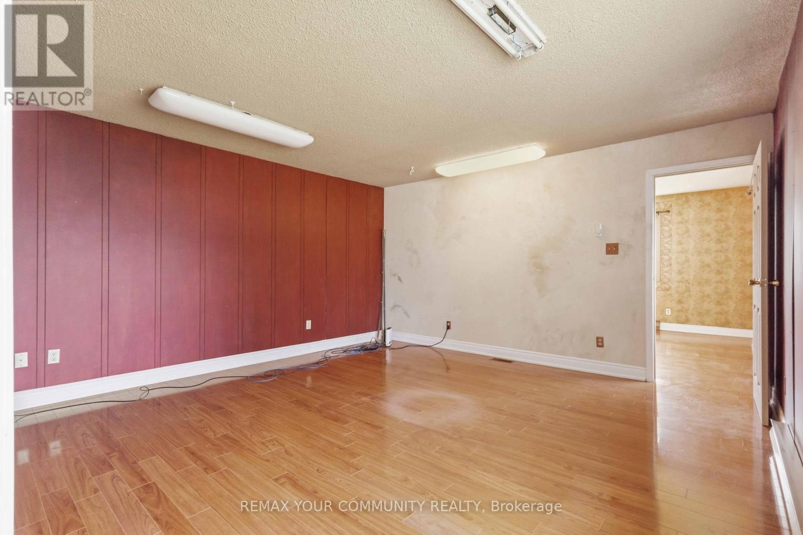 314 The Queensway S, Georgina, Ontario L4P 2B7 - Photo 25 - N13512060