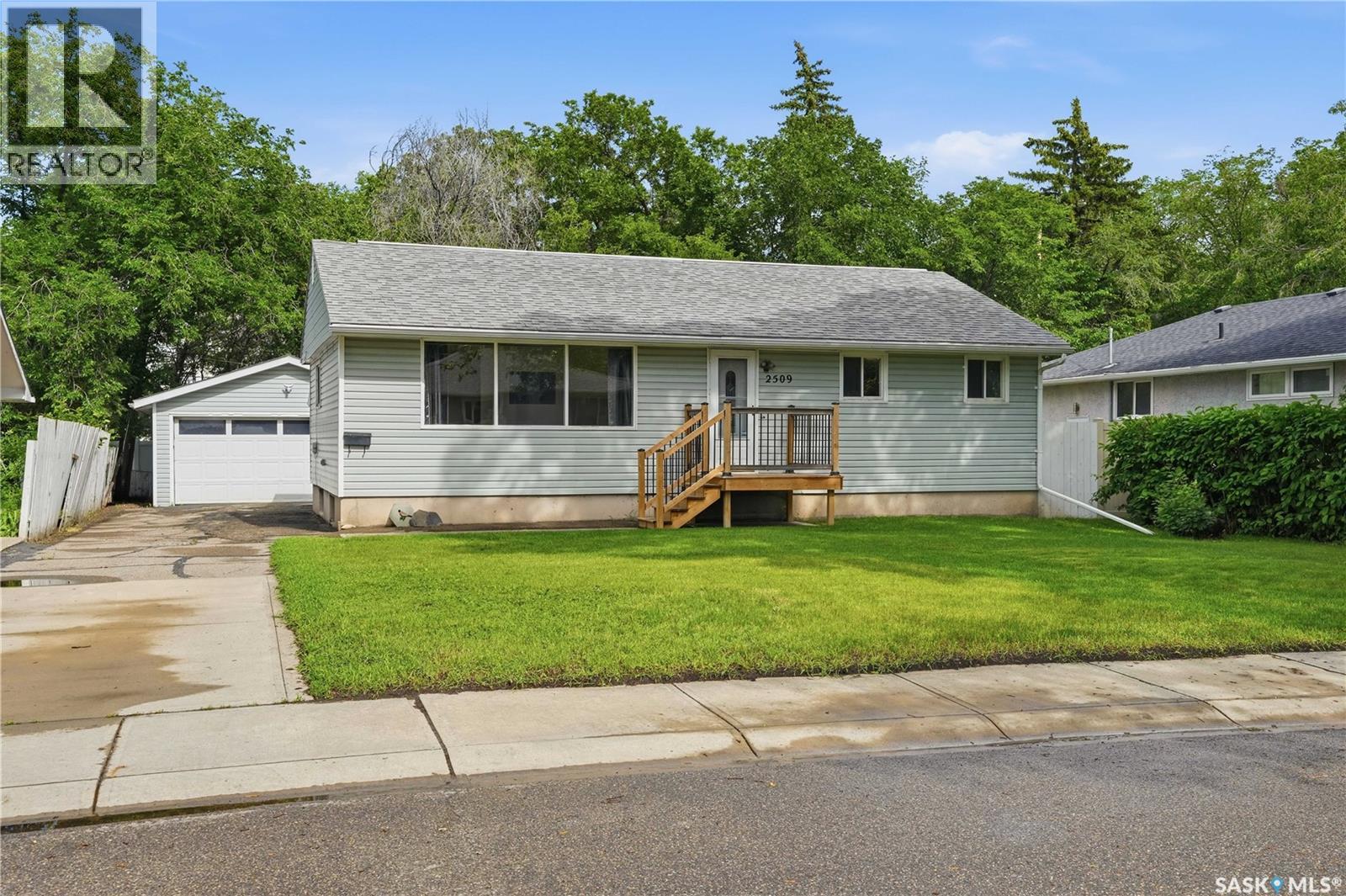 2509 Lacon STREET, Regina, Saskatchewan