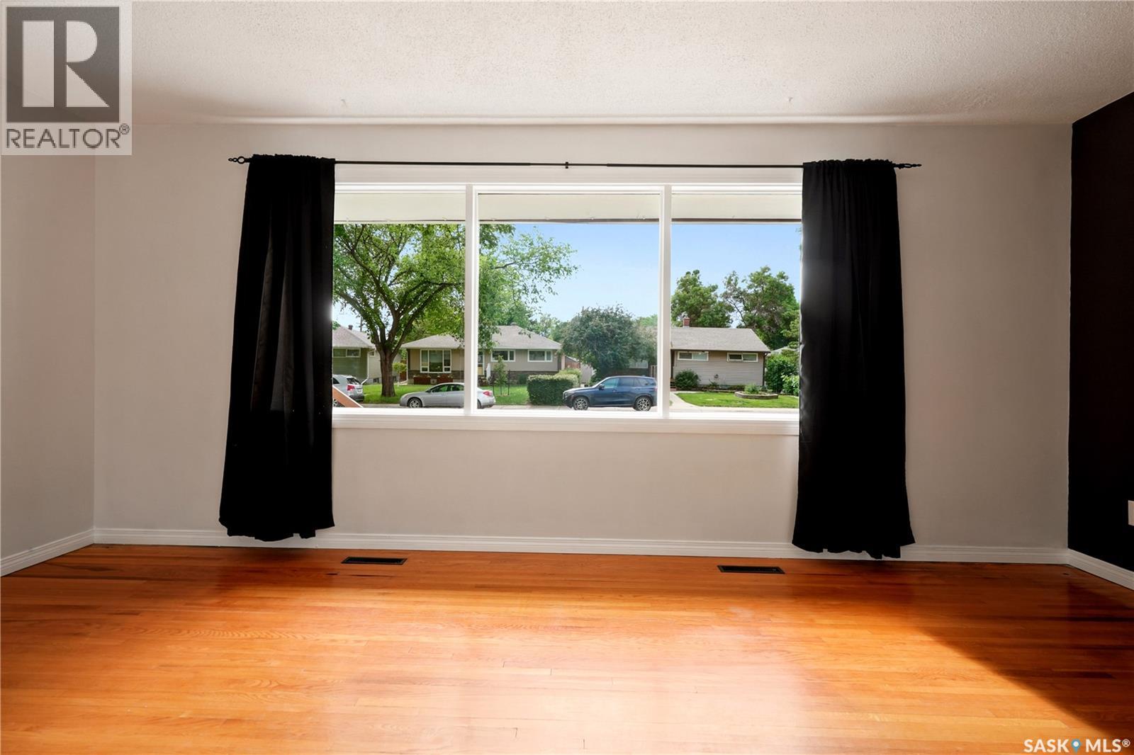 2509 Lacon Street, Regina, Saskatchewan  S4N 2A2 - Photo 5 - SK040973