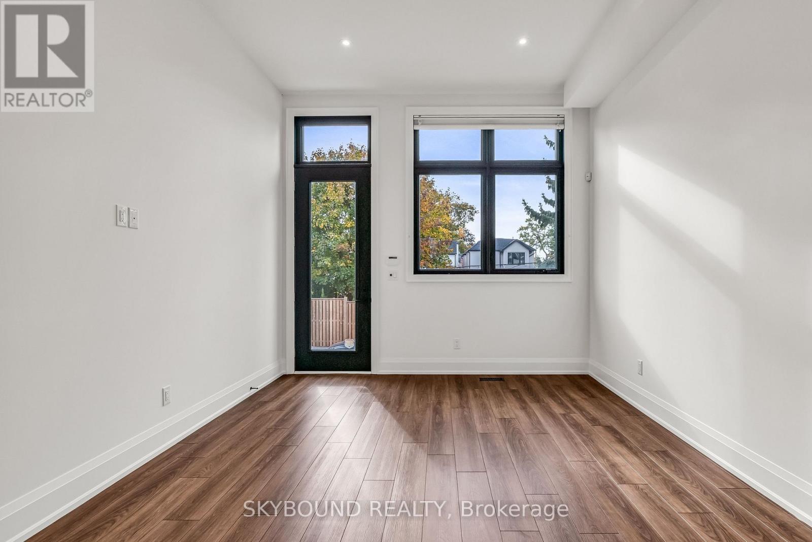 B - 323 Mortimer Avenue, Toronto, Ontario  M4J 2C9 - Photo 11 - E13506036
