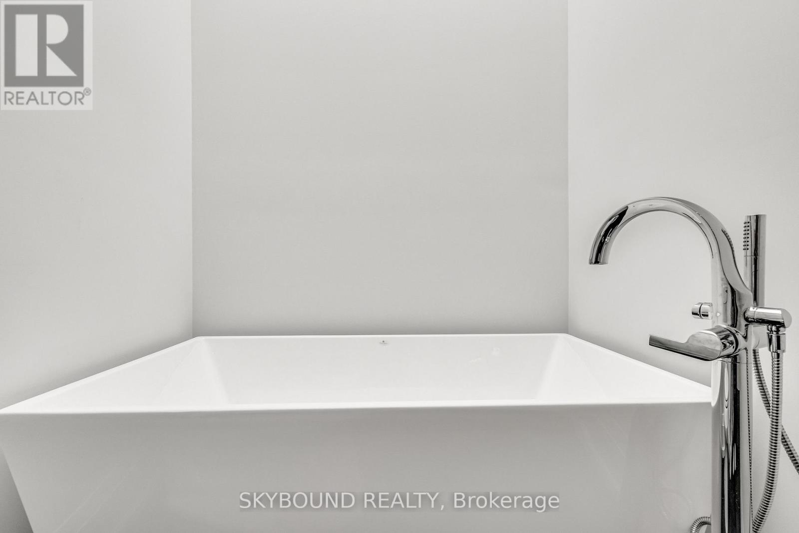 B - 323 Mortimer Avenue, Toronto, Ontario  M4J 2C9 - Photo 22 - E13506036