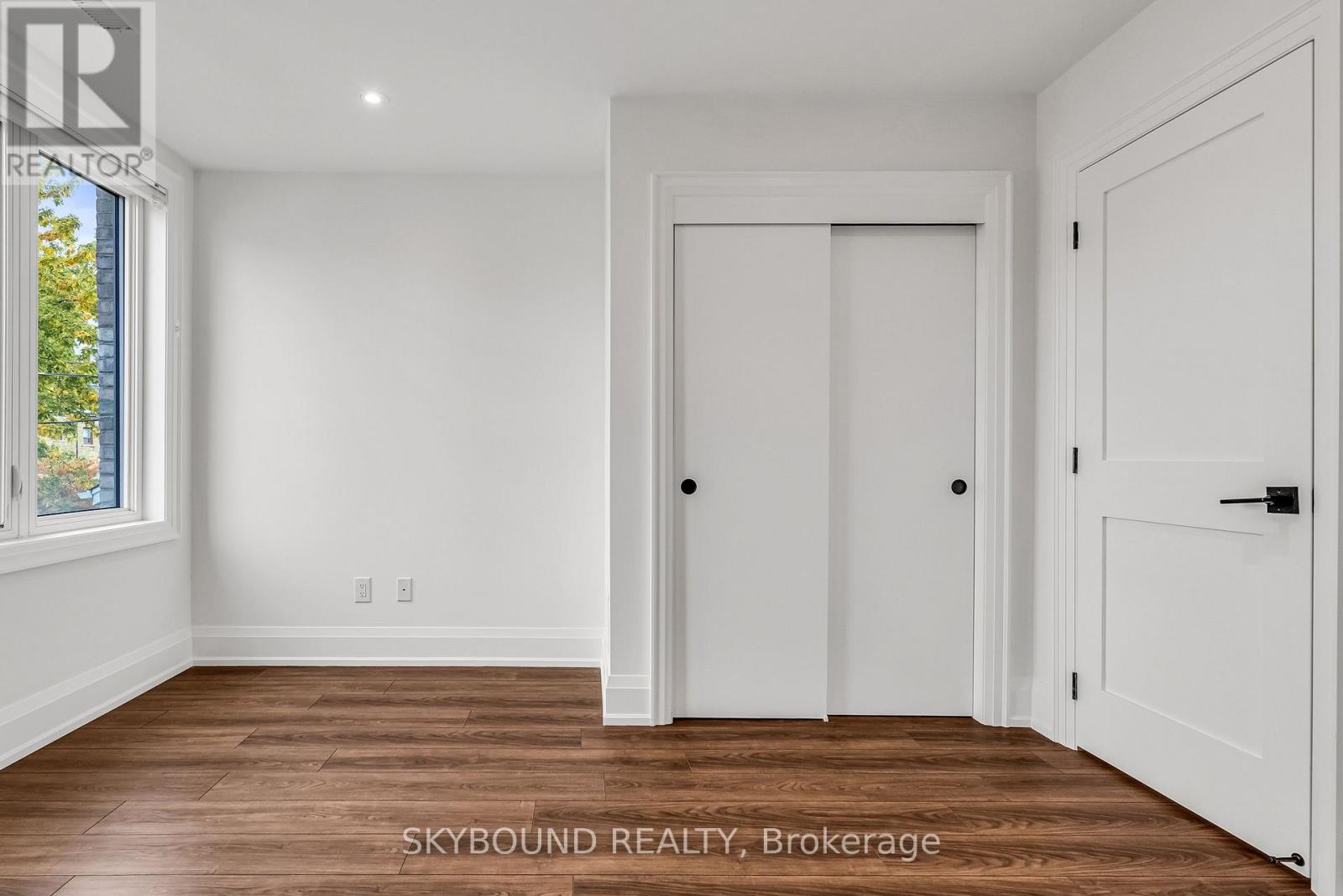 B - 323 Mortimer Avenue, Toronto, Ontario  M4J 2C9 - Photo 14 - E13506036
