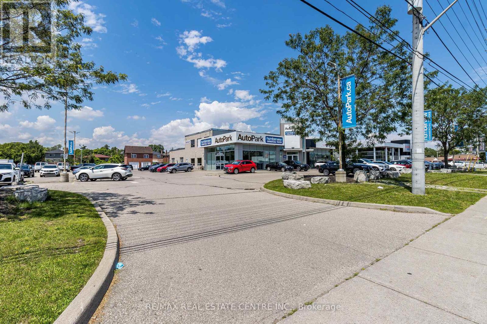 225 Dundas Street E, Mississauga, Ontario  L5A 1W8 - Photo 3 - W13511696