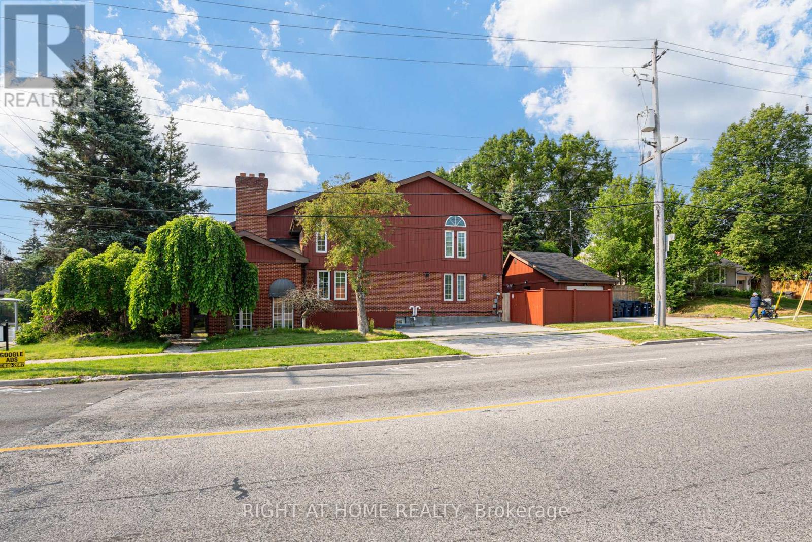 1 RATHBURN ROAD, Toronto, Ontario
