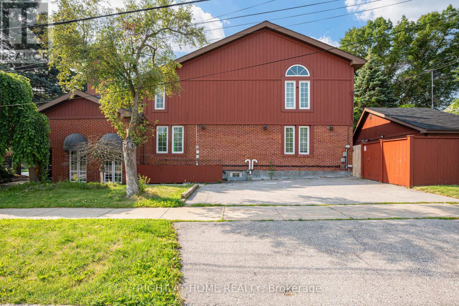 1 Rathburn Road, Toronto, Ontario M9A 3L5 - Photo 5 - W13511768