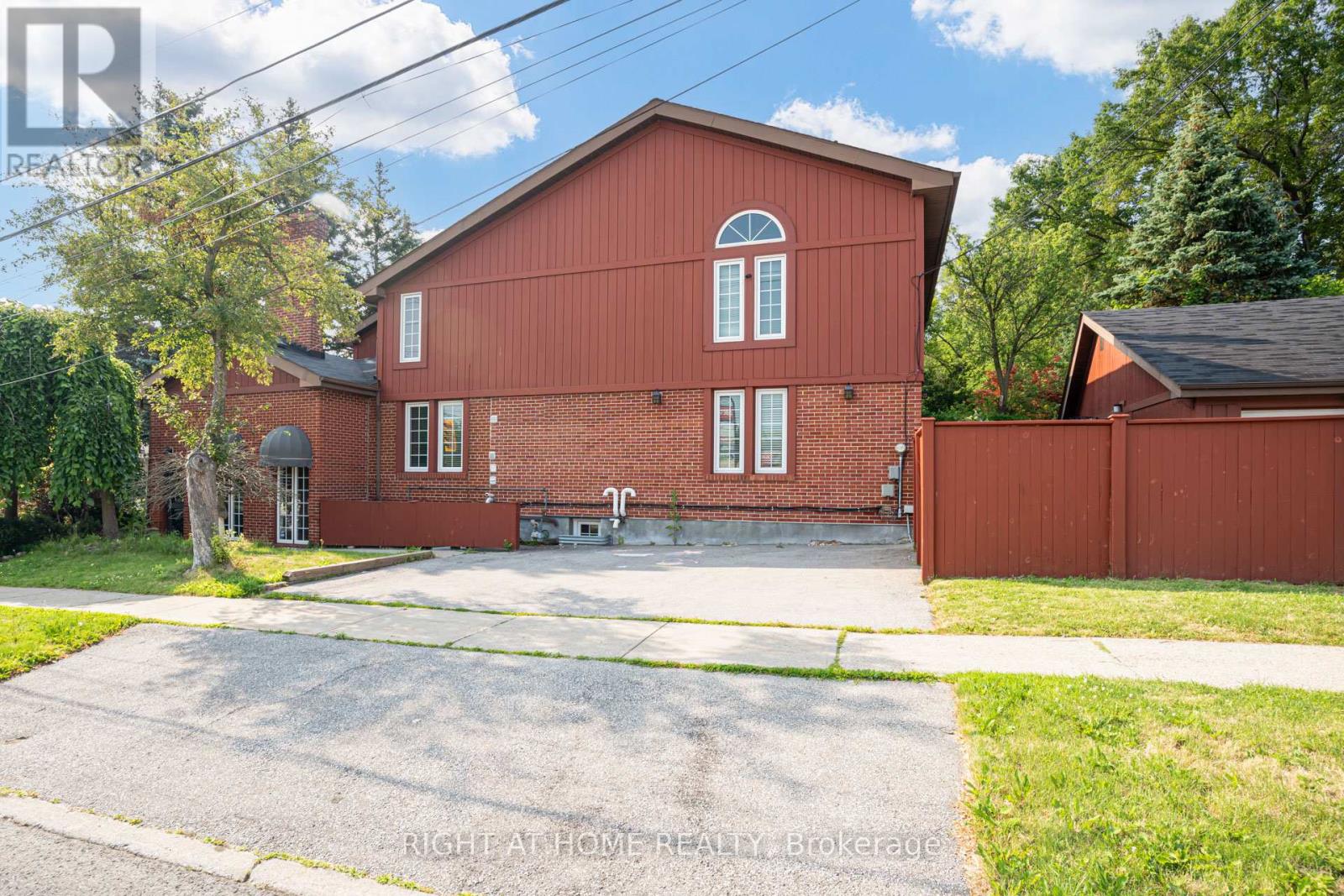 1 Rathburn Road, Toronto, Ontario M9A 3L5 - Photo 6 - W13511768