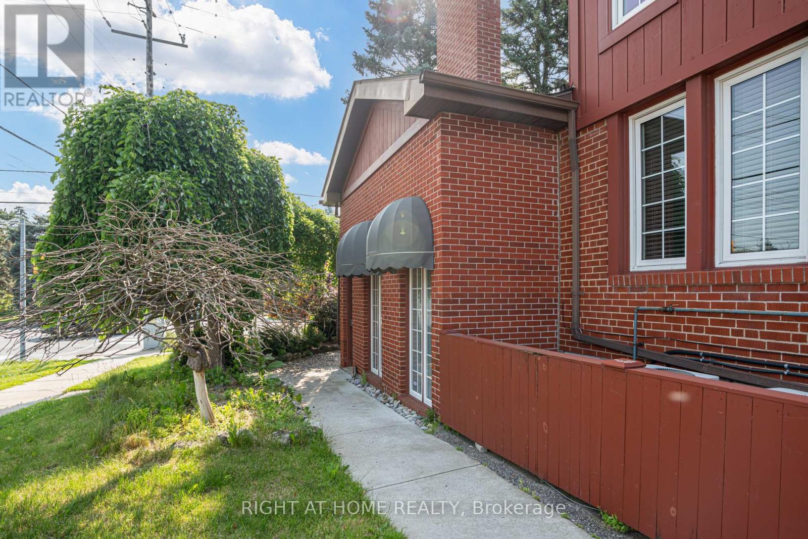 1 Rathburn Road, Toronto, Ontario M9A 3L5 - Photo 8 - W13511768