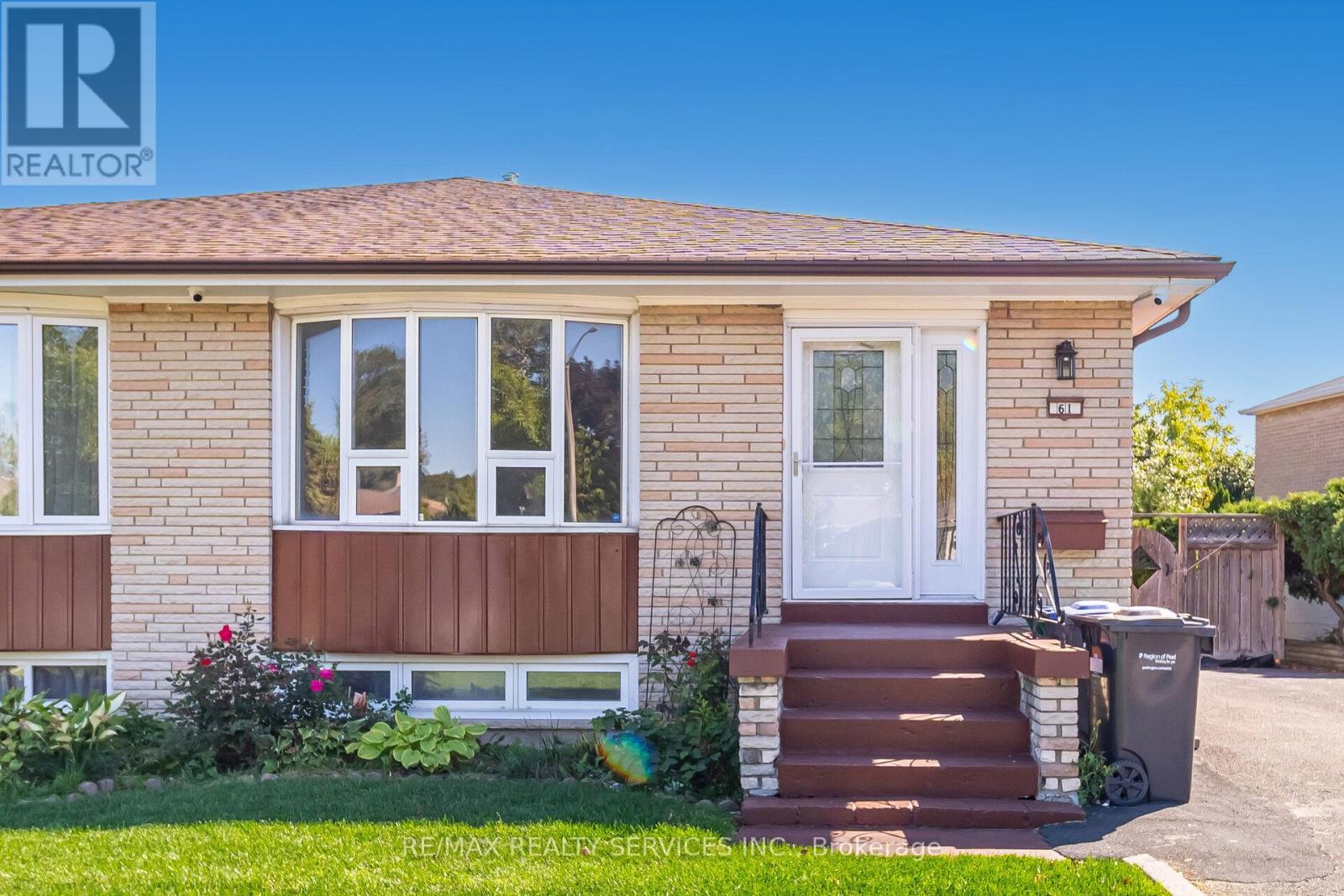 61 AVONDALE BOULEVARD, Brampton, Ontario
