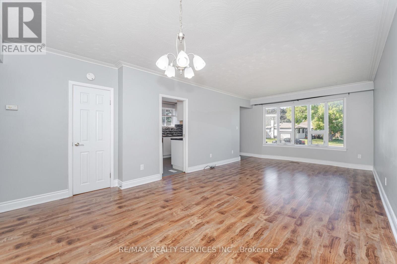 61 Avondale Boulevard, Brampton, Ontario  L6T 1H1 - Photo 10 - W13511818