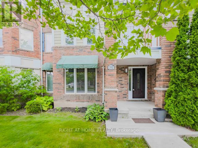 202 Magurn Gate, Milton, Ontario L9T 7B4 - Photo 2 - W13511986