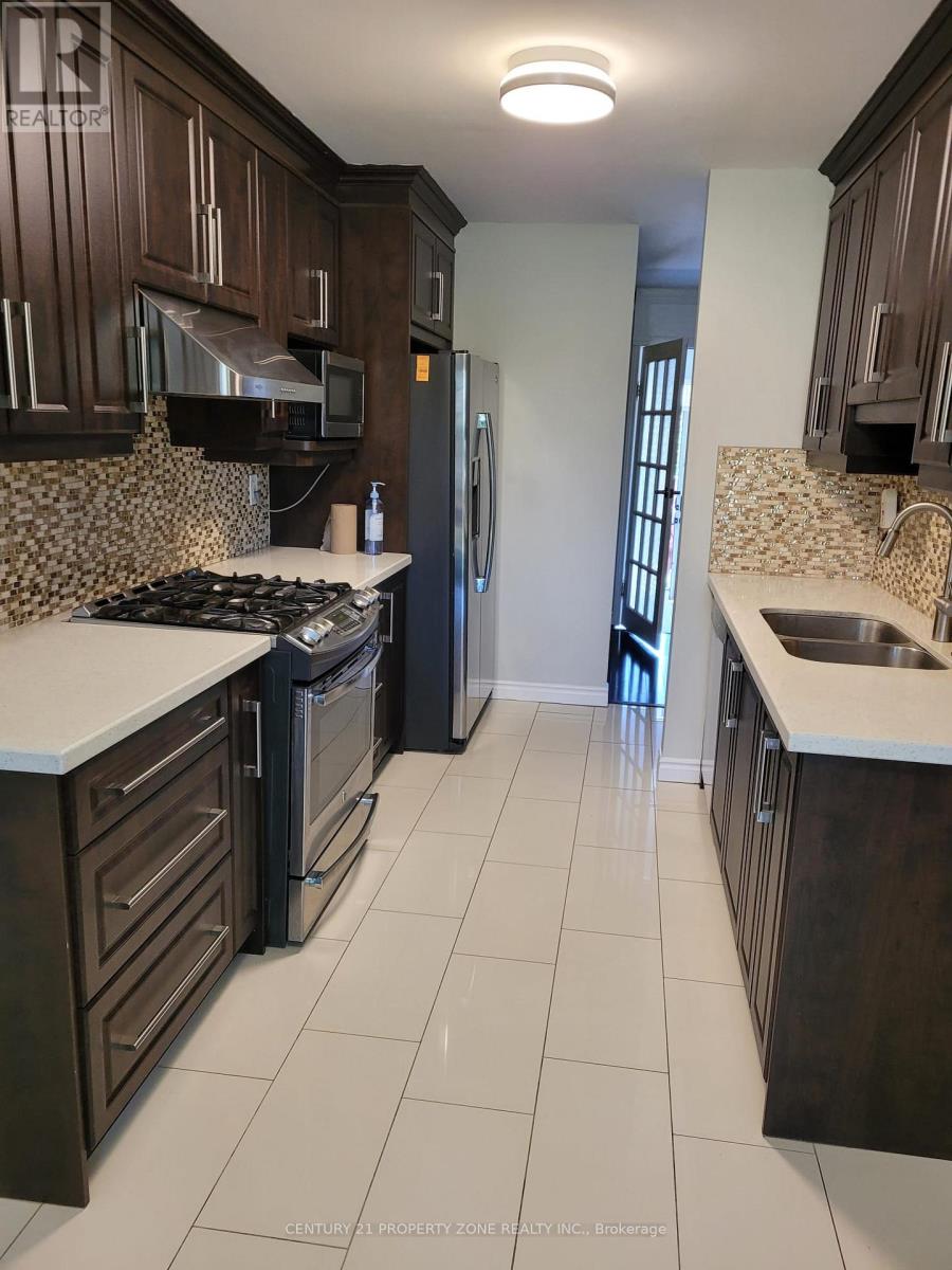 106 - 833 Scollard Court, Mississauga, Ontario  L5V 2B4 - Photo 2 - W13511996