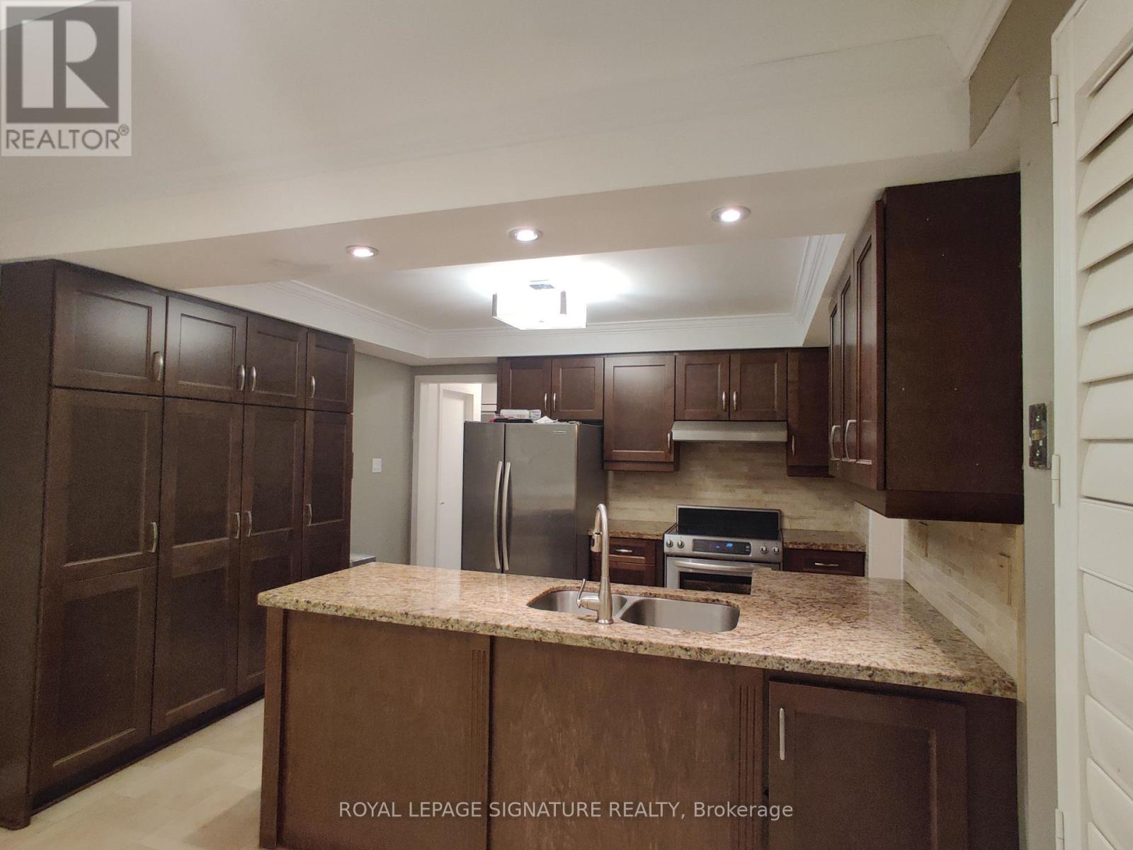 Upper - 2966 Caradoc Lane, Oakville, Ontario  L6J 6V6 - Photo 12 - W13512074