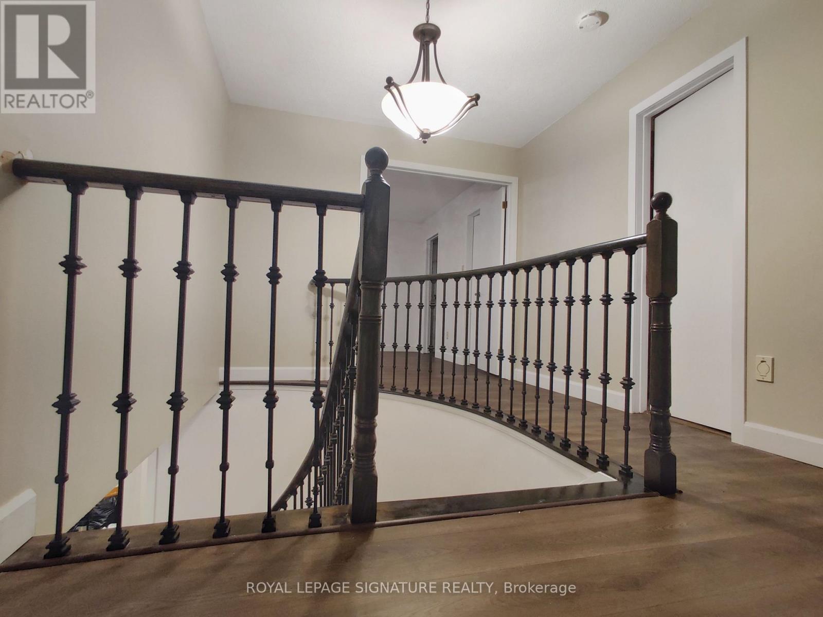 Upper - 2966 Caradoc Lane, Oakville, Ontario  L6J 6V6 - Photo 5 - W13512074
