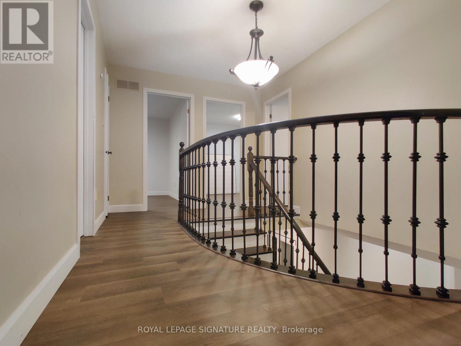Upper - 2966 Caradoc Lane, Oakville, Ontario  L6J 6V6 - Photo 6 - W13512074