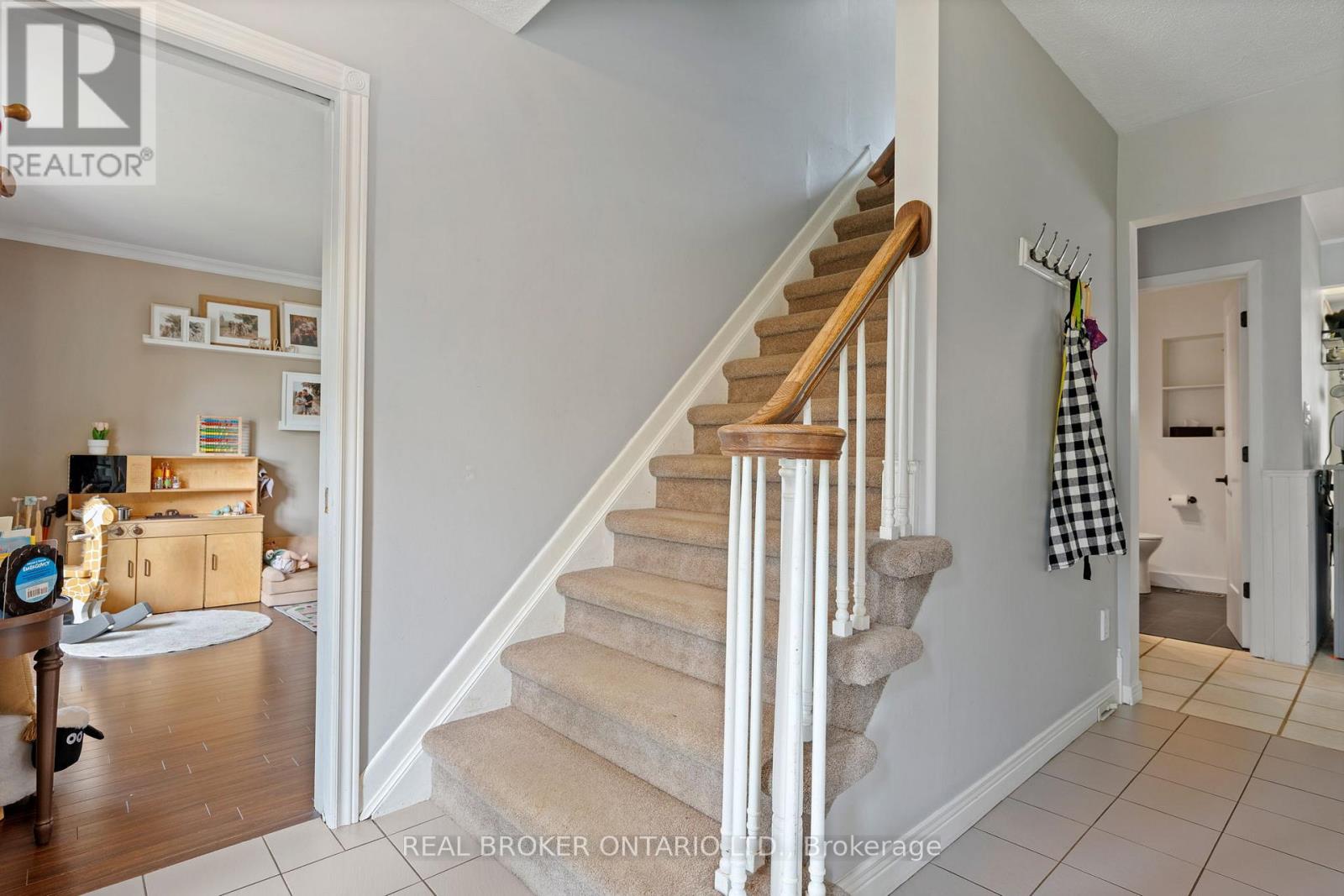 1015 Queen Street, Norfolk, Ontario  N0J 1E0 - Photo 4 - X13512018