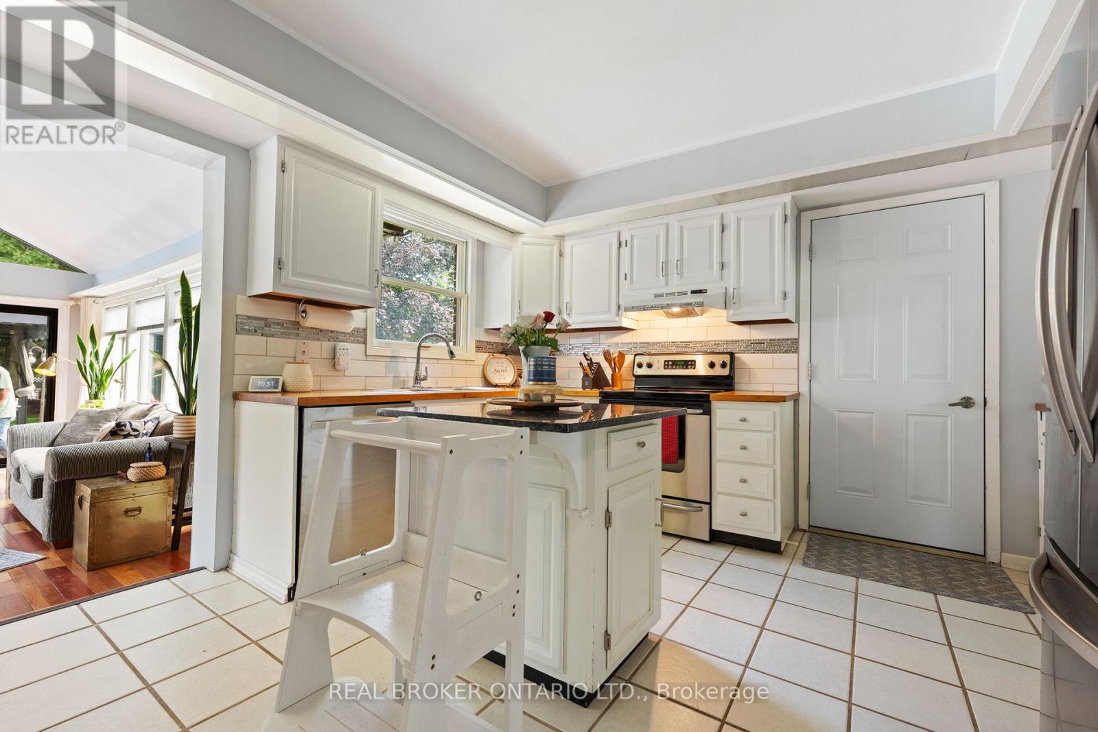 1015 Queen Street, Norfolk, Ontario  N0J 1E0 - Photo 6 - X13512018