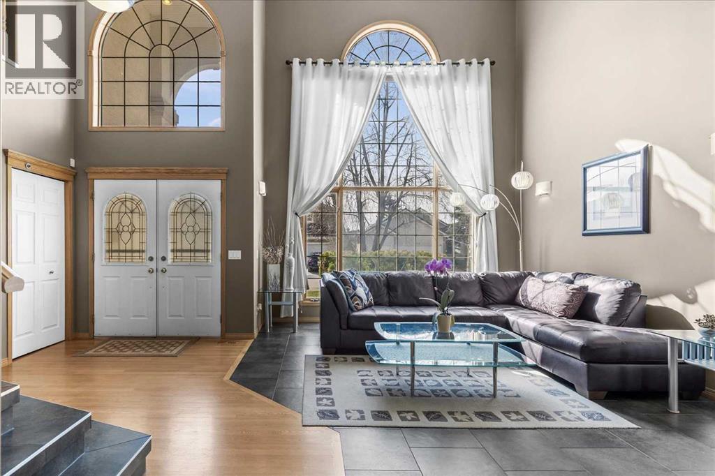 123 Schiller Crescent NW, Calgary, Alberta  T3L 1W9 - Photo 7 - A2325781