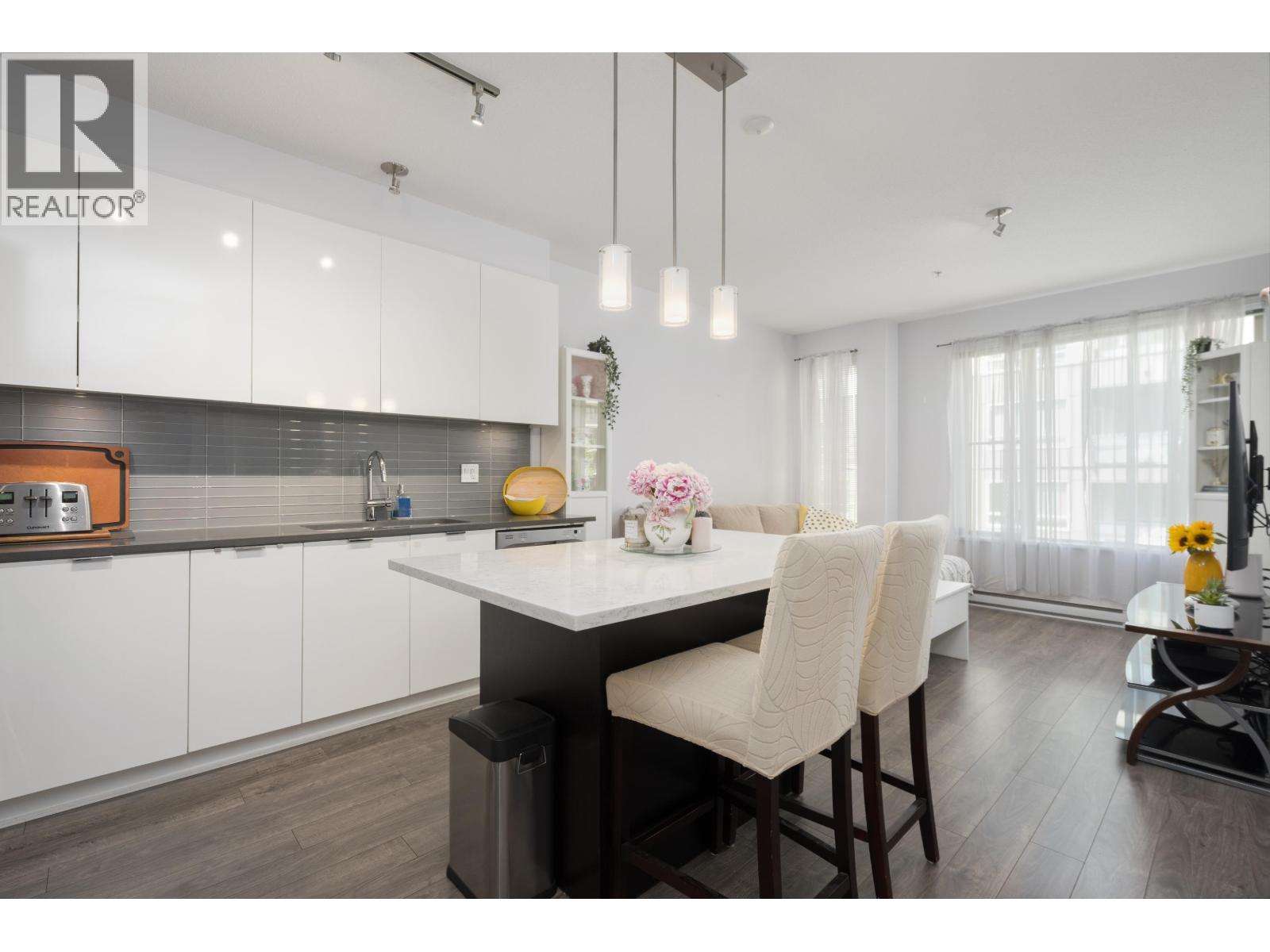 417 2665 Mountain Highway, North Vancouver, British Columbia  V7J 0A8 - Photo 4 - R3141790