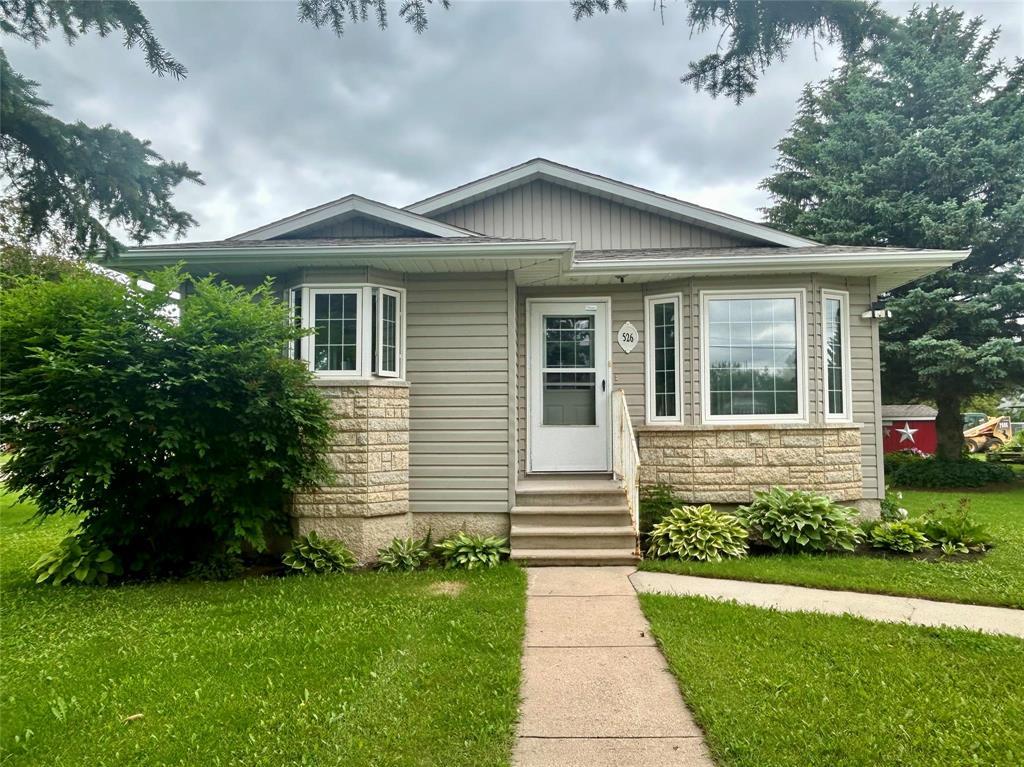 526 Second Avenue, Carberry, Manitoba  R0K 0H0 - Photo 1 - 202615212