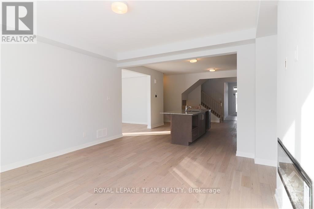 803 Crossgate Street, Ottawa, Ontario  K2J 7E3 - Photo 5 - X13512208