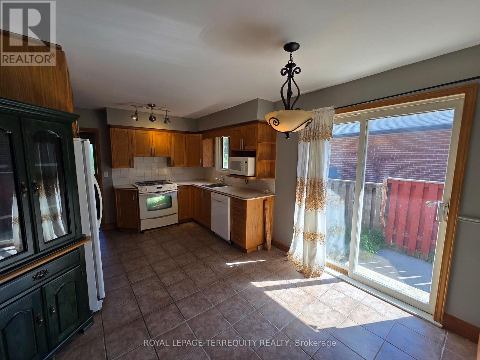 Main - 319 Hillcroft Street, Oshawa, Ontario  L1G 2M1 - Photo 3 - E13454852