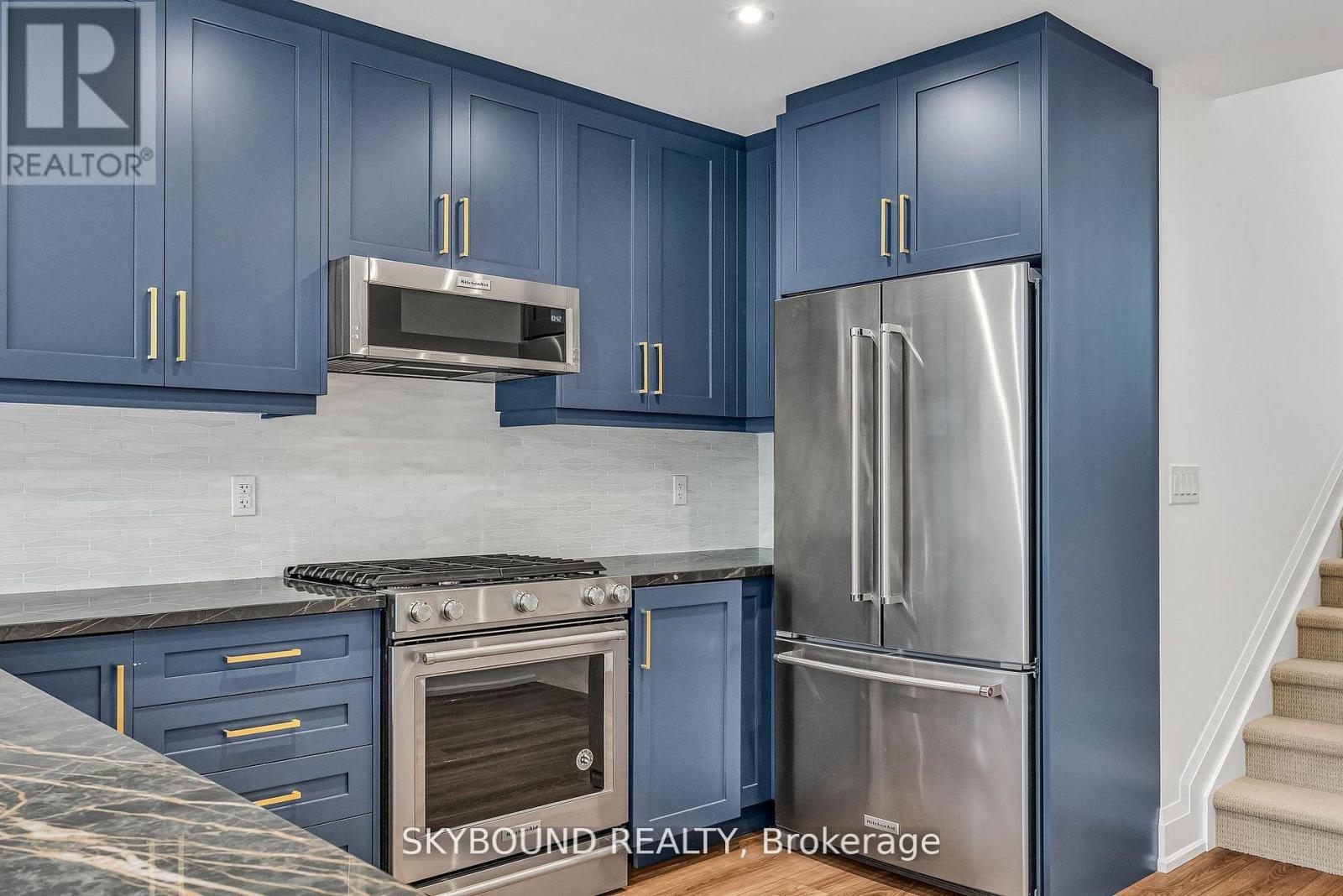 B - 323 Mortimer Avenue, Toronto, Ontario  M4J 2C9 - Photo 10 - E13506036