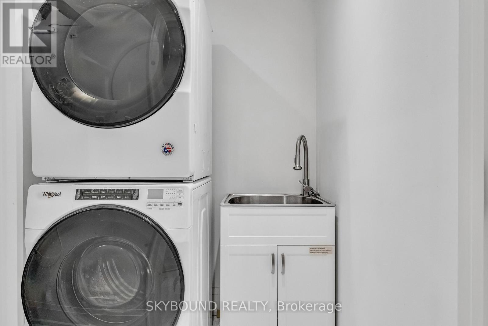 B - 323 Mortimer Avenue, Toronto, Ontario  M4J 2C9 - Photo 27 - E13506036