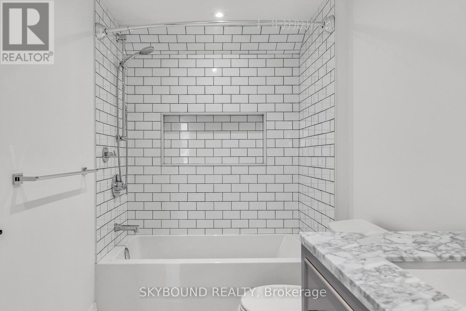 B - 323 Mortimer Avenue, Toronto, Ontario  M4J 2C9 - Photo 23 - E13506036