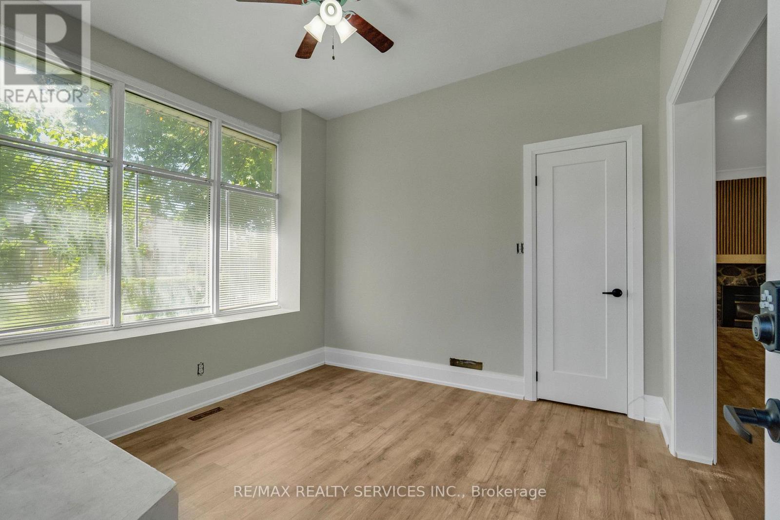 2 - 939 Beach Boulevard, Hamilton, Ontario  L8H 6Z7 - Photo 5 - X13491870