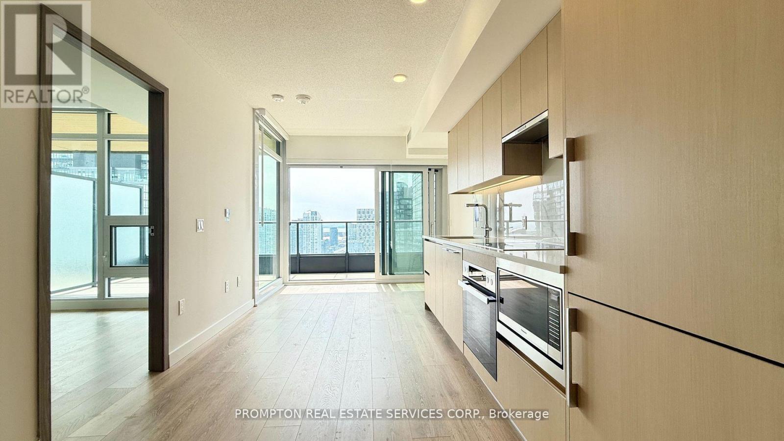 3601 - 3 Concord Cityplace Way, Toronto, Ontario  M5V 0X4 - Photo 2 - C13512274