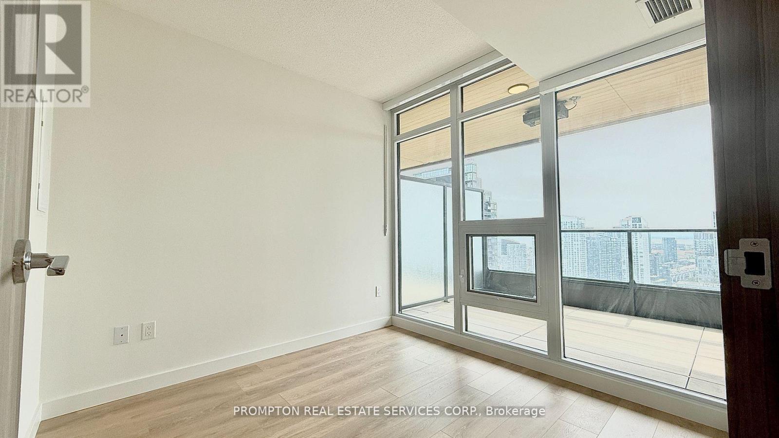3601 - 3 Concord Cityplace Way, Toronto, Ontario  M5V 0X4 - Photo 8 - C13512274
