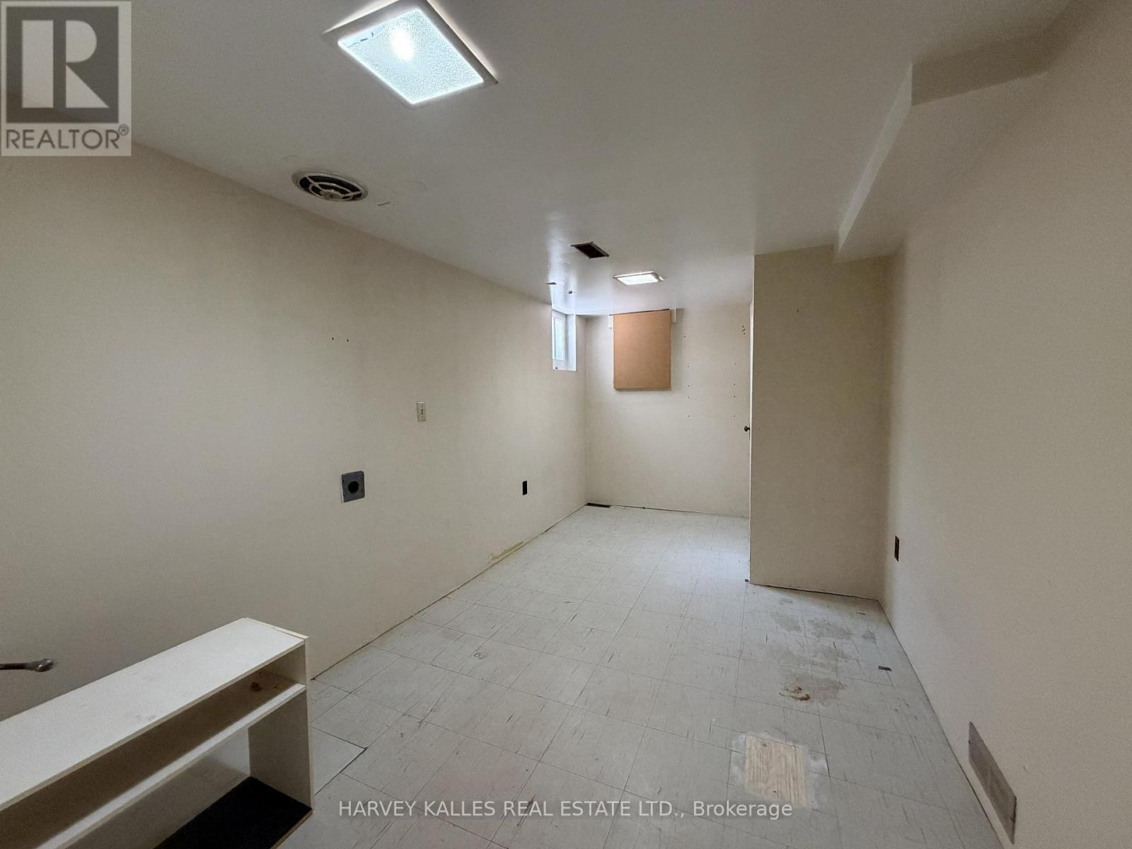 240 Joicey Boulevard, Toronto, Ontario  M5M 2V7 - Photo 12 - C13512354