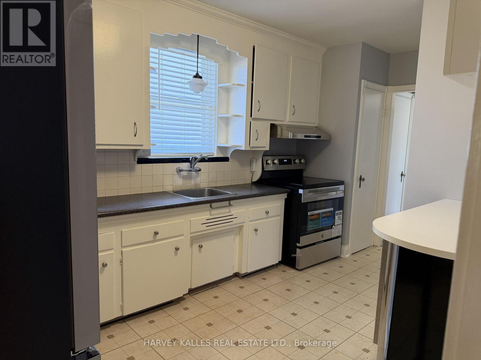240 Joicey Boulevard, Toronto, Ontario  M5M 2V7 - Photo 7 - C13512354