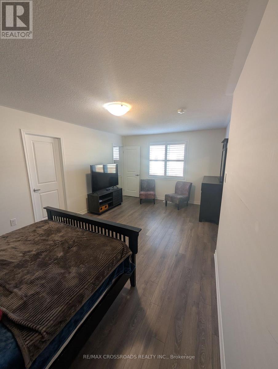 207 - 1148 Dragonfly Avenue, Pickering, Ontario  L1X 0H5 - Photo 3 - E13512176
