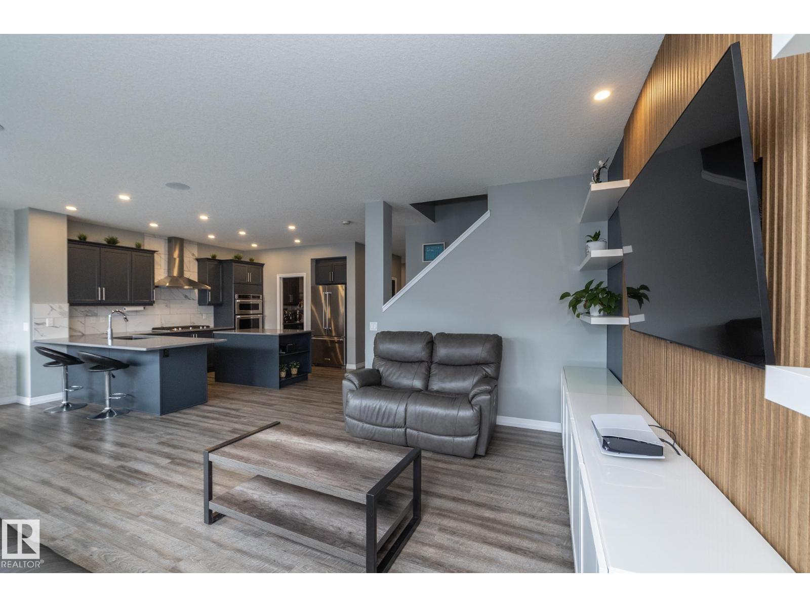 923 Mcconachie Bv NW, Edmonton, Alberta  T5Y 3X5 - Photo 10 - E4496613