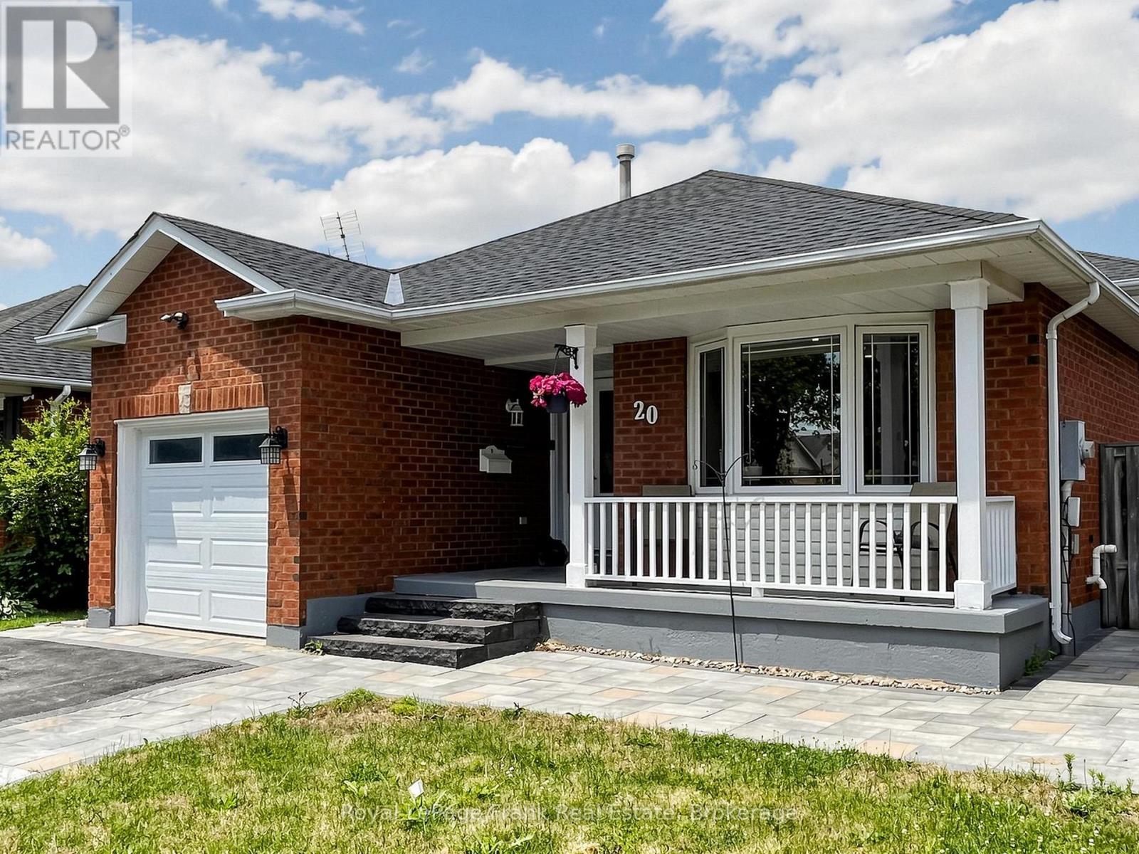 20 Strathallan Drive, Clarington, Ontario  L1E 1X8 - Photo 2 - E13512768