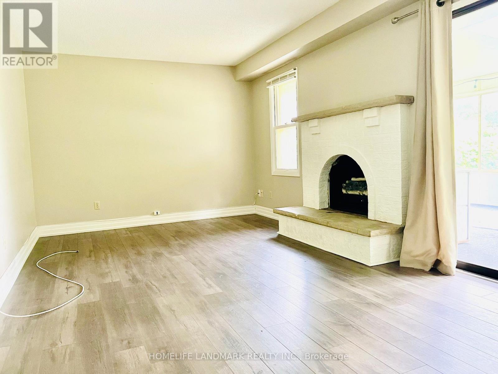 123 Crossland Gate, Newmarket, Ontario  L3X 1A5 - Photo 2 - N13512330