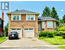 123 CROSSLAND GATE, Newmarket, Ontario