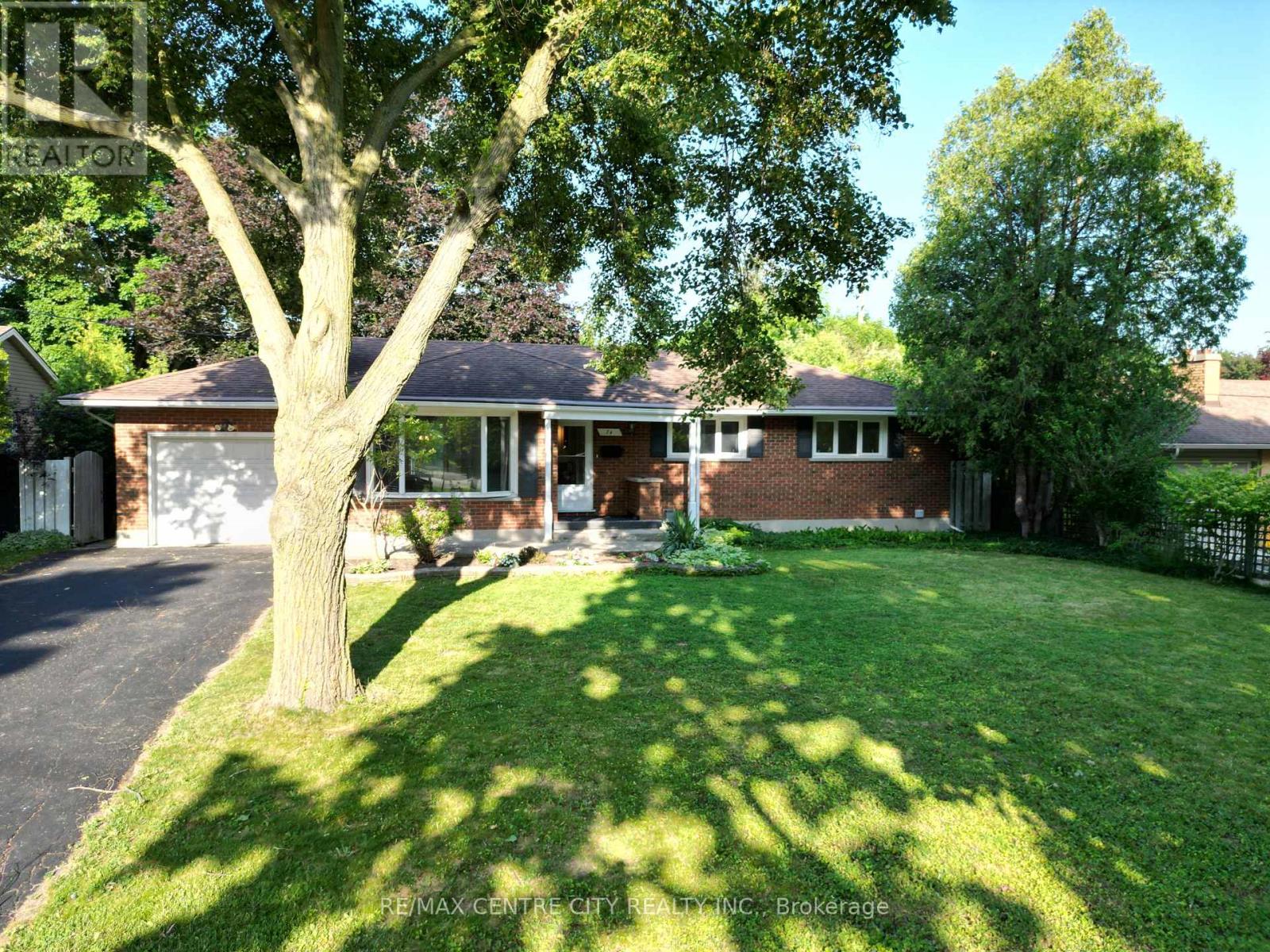 74 Brentwood Crescent, London North, Ontario  N6G 1X2 - Photo 2 - X13512526