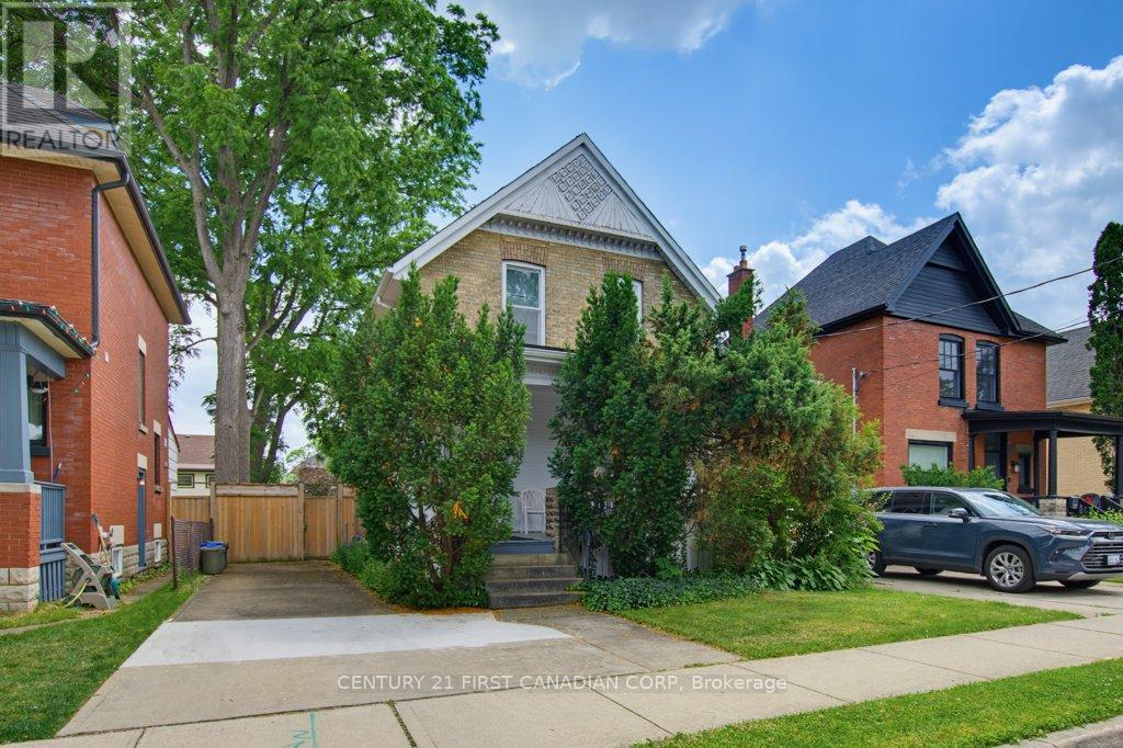 243 TECUMSEH AVENUE E, London South, Ontario