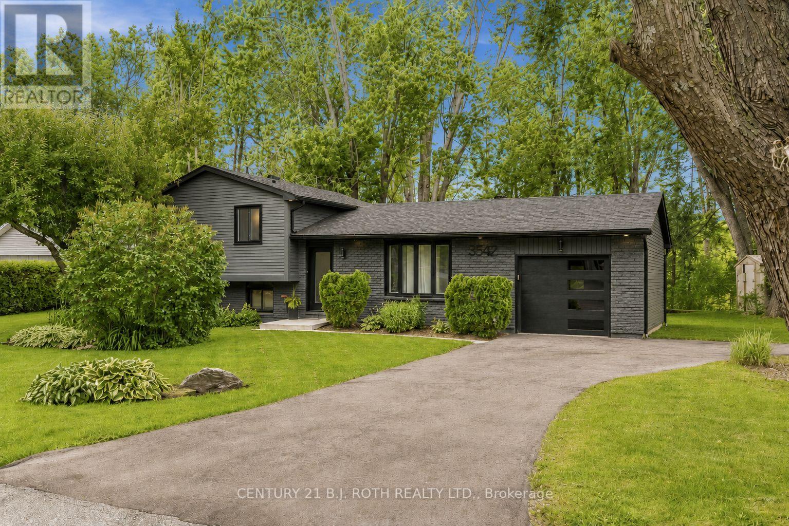 3542 Shadow Creek Road, Severn (West Shore), Ontario  L3V 0V8 - Photo 1 - S13512226
