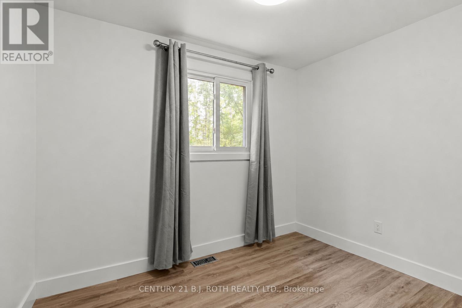 3542 Shadow Creek Road, Severn (West Shore), Ontario  L3V 0V8 - Photo 16 - S13512226