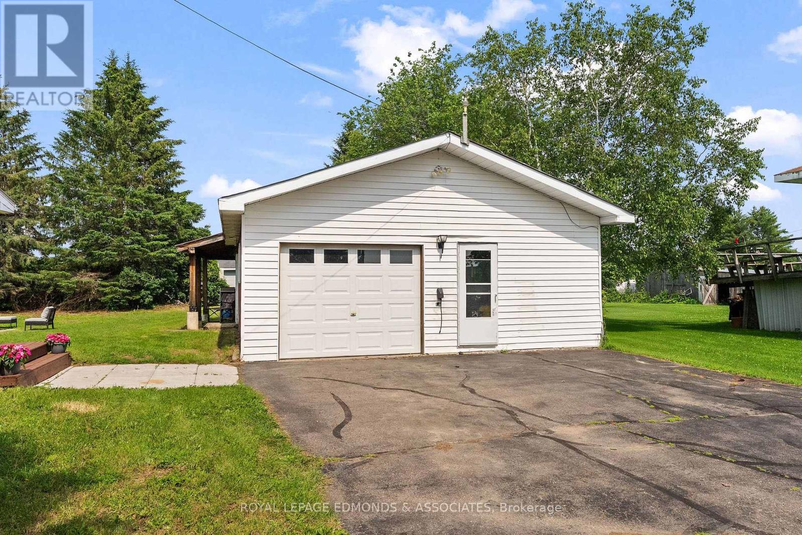 31 Carol Street, Laurentian Valley, Ontario  K8A 6W6 - Photo 32 - X13512586
